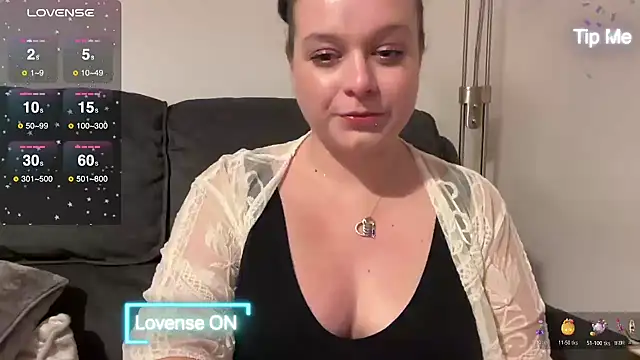 Snapshot of NaughtyWifeUK chatting on 12/02/24, 09:17 NaughtyWifeUK online show from 12/02/24, 09:17