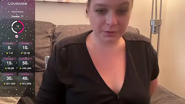 Snapshot of NaughtyWifeUK chatting on 01/19/26, 12:42 NaughtyWifeUK online show from 01/19/26, 12:42