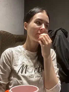 Starry Siren online show from 10/28/25, 07:12