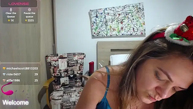 ParisW online show from 12/05/24, 02:42