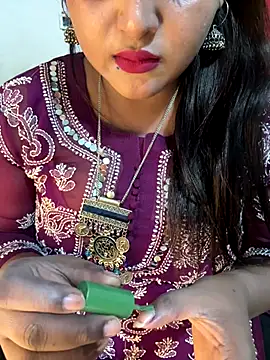 Ayesha mahi online show from 10/23/25, 09:41