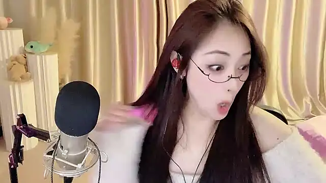 Daisy-77 online show from 02/27/25, 10:20