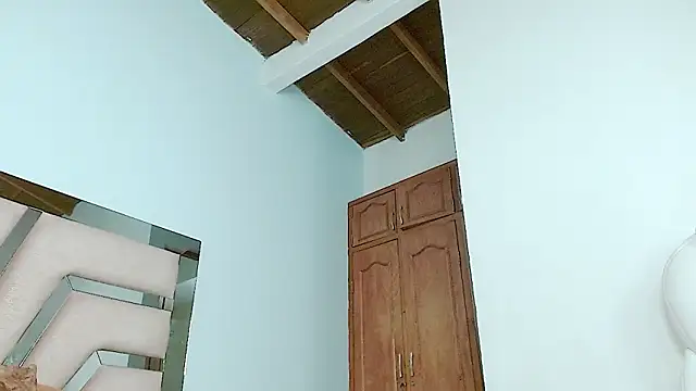 cintia hills online show from 02/08/25, 10:50