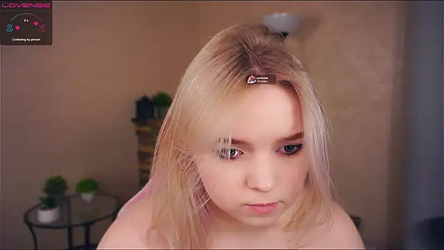 ZaraCreedon online show from 03/16/25, 11:25