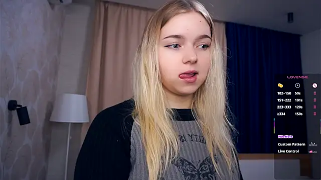 ZaraCreedon online show from 11/28/25, 05:10