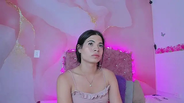 Snapshot of Daisy__rose chatting on 01/20/25, 03:04 Daisy rose online show from 01/20/25, 03:04