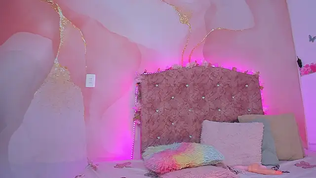 Snapshot of Daisy__rose chatting on 02/13/25, 05:11 Daisy rose online show from 02/13/25, 05:11