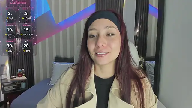 Snapshot of emily_layton chatting on 12/05/25, 02:36 emily layton online show from 12/05/25, 02:36