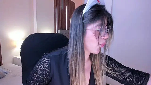 Snapshot of SEXMILLA_ chatting on 09/29/25, 04:45 SEXMILLA  online show from 09/29/25, 04:45