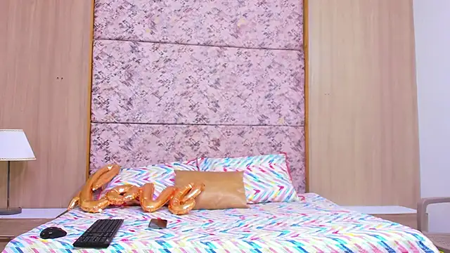 Snapshot of melody_brunnet chatting on 01/03/25, 12:08 melody brunnet online show from 01/03/25, 12:08