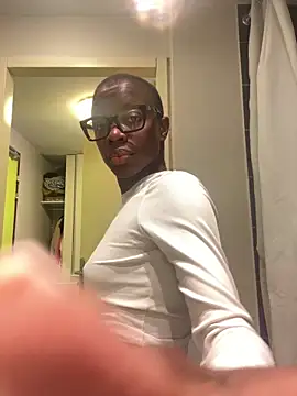 Snapshot of pupine35 chatting on 02/06/26, 12:08 pupine35 online show from 02/06/26, 12:08