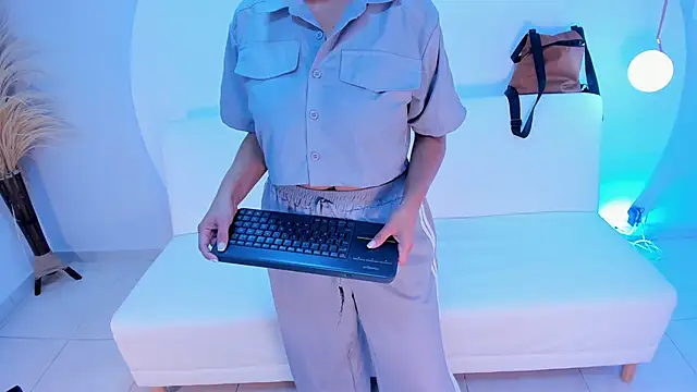 Ada Monroe10 online show from 11/11/25, 01:22