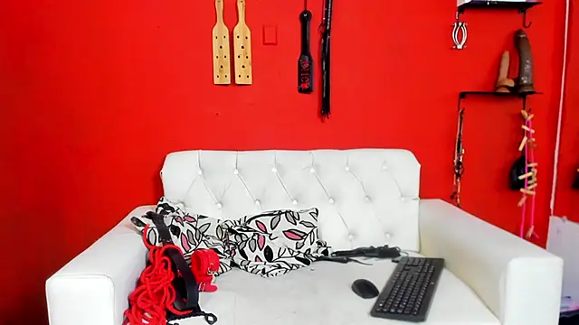 MIA SOPHIA1 online show from 02/05/25, 07:18