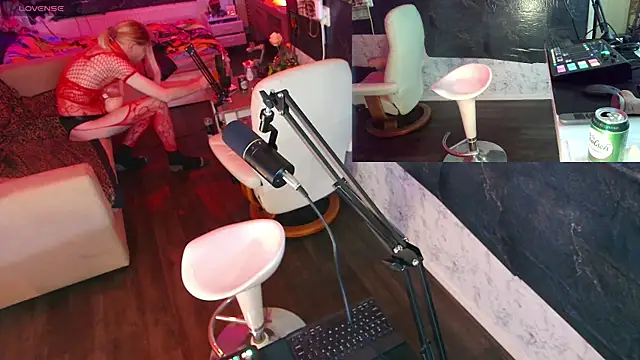 Snapshot of Doggyray44 chatting on 12/21/24, 11:34 Doggyray44 online show from 12/21/24, 11:34