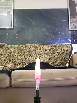 Snapshot of Doggyray44 chatting on 01/01/25, 01:27 Doggyray44 online show from 01/01/25, 01:27