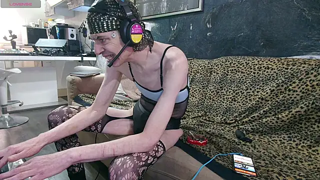 Snapshot of Doggyray44 chatting on 01/23/25, 08:57 Doggyray44 online show from 01/23/25, 08:57