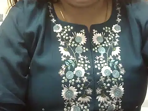 Snapshot of bhabhi_jaan11 chatting on 10/24/25, 06:04 bhabhi jaan11 online show from 10/24/25, 06:04