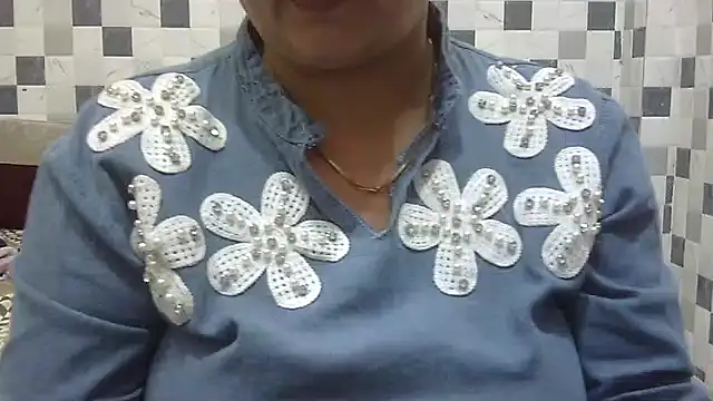 Snapshot of bhabhi_jaan11 chatting on 02/10/26, 06:12 bhabhi jaan11 online show from 02/10/26, 06:12