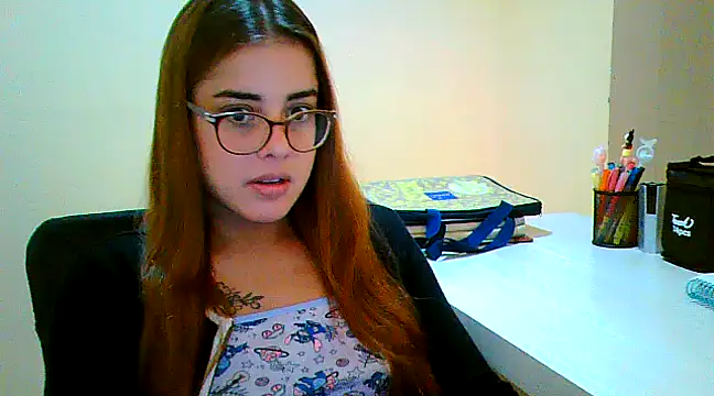 Snapshot of maliamiller chatting on 03/22/25, 10:17 maliamiller online show from 03/22/25, 10:17