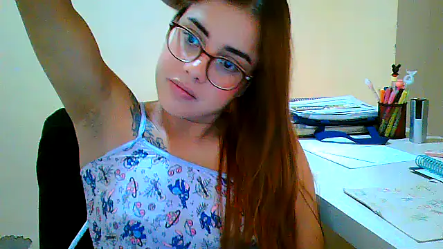 Snapshot of maliamiller chatting on 03/23/25, 09:10 maliamiller online show from 03/23/25, 09:10