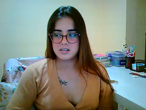 maliamiller online show from 10/31/25, 03:07