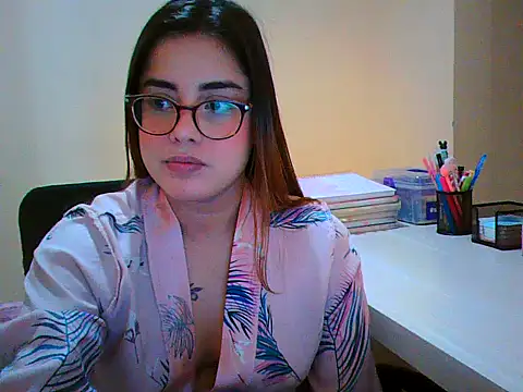 maliamiller online show from 11/28/25, 01:41