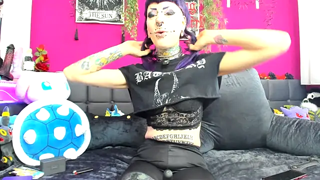 Snapshot of Purple_Coffin666 chatting on 06/14/26, 11:56 Purple Coffin666 online show from 06/14/26, 11:56