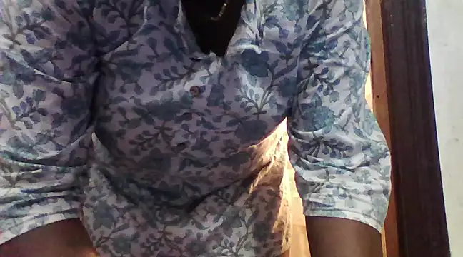 expression queen online show from 12/14/24, 06:30