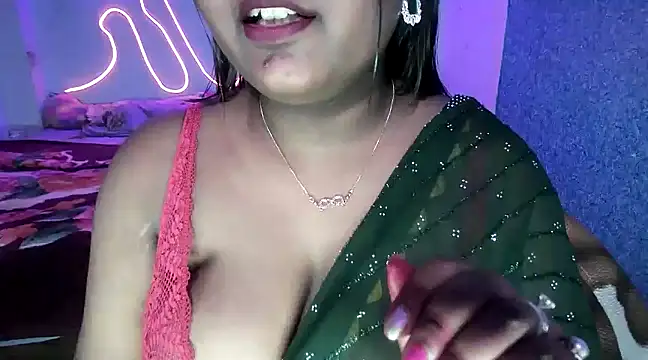 expression queen online show from 12/15/24, 06:48