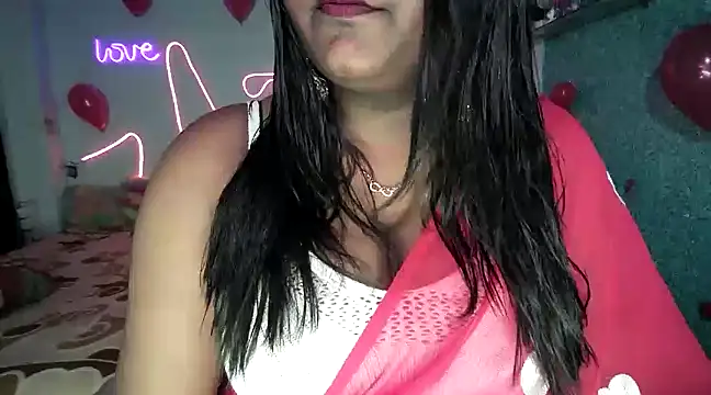 expression queen online show from 02/17/25, 02:37