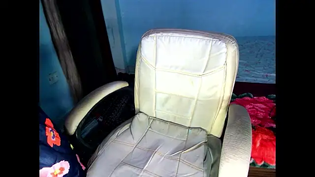 expression queen online show from 11/24/25, 05:01