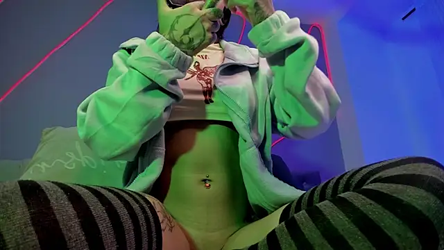 Evangeline bell online show from 12/18/24, 12:07