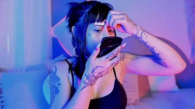 Evangeline bell online show from 09/15/25, 02:50