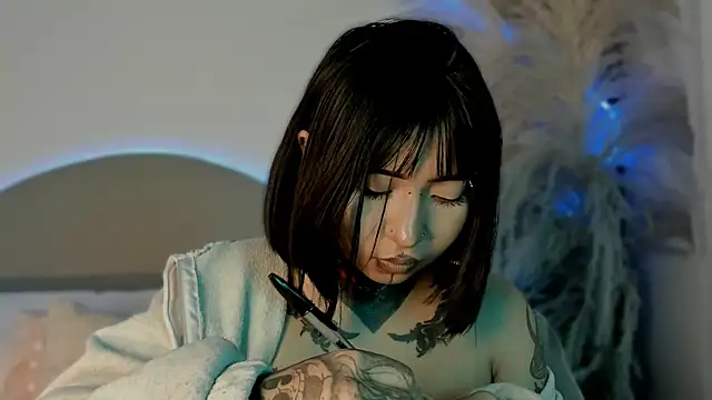 Evangeline bell online show from 10/12/25, 04:33