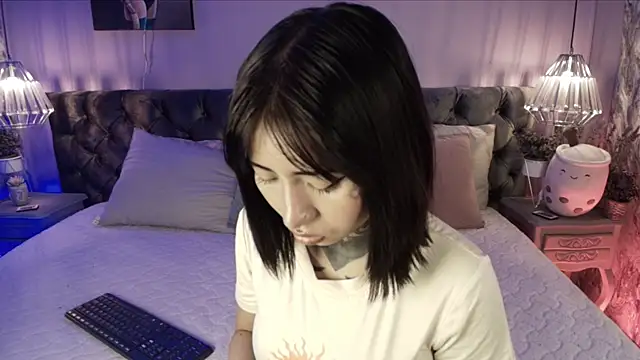 Evangeline bell online show from 11/26/25, 07:37