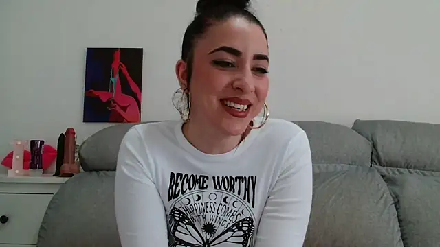 Snapshot of leilacam25 chatting on 01/15/26, 02:54 leilacam25 online show from 01/15/26, 02:54