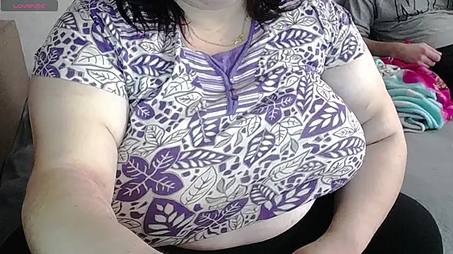 Snapshot of lisa_Black00 chatting on 10/11/25, 08:02 lisa Black00 online show from 10/11/25, 08:02