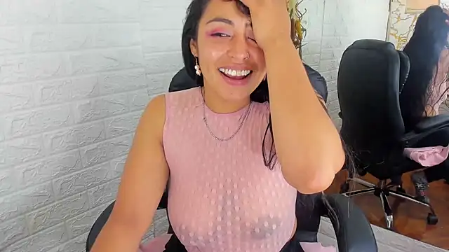 Snapshot of Aisha_09 chatting on 12/27/24, 07:24 Aisha 09 online show from 12/27/24, 07:24