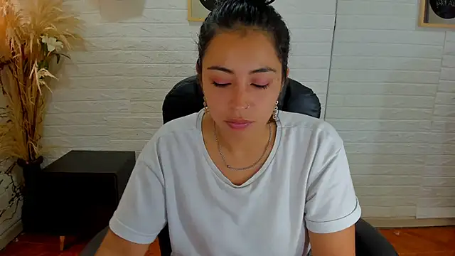 Snapshot of Aisha_09 chatting on 03/07/25, 02:56 Aisha 09 online show from 03/07/25, 02:56