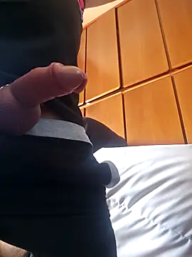 kinky aliens online show from 05/03/26, 12:33