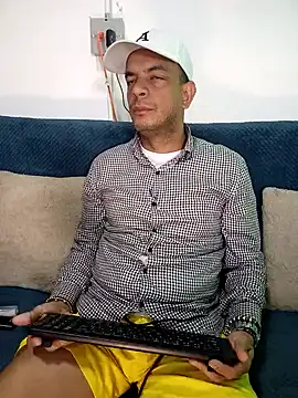 latinmartin73 online show from 01/24/25, 02:07