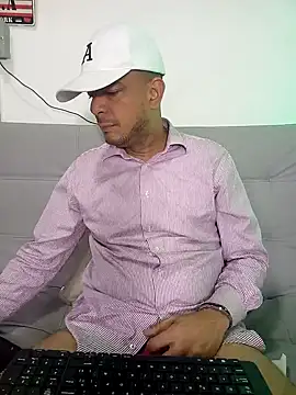 latinmartin73 online show from 02/20/25, 01:03