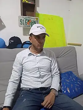 latinmartin73 online show from 10/24/25, 12:19