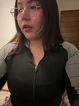 Snapshot of kittyfresita chatting on 02/05/26, 01:21 kittyfresita online show from 02/05/26, 01:21