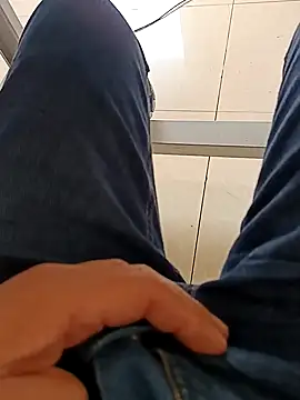 huzi518 online show from 10/28/25, 02:26