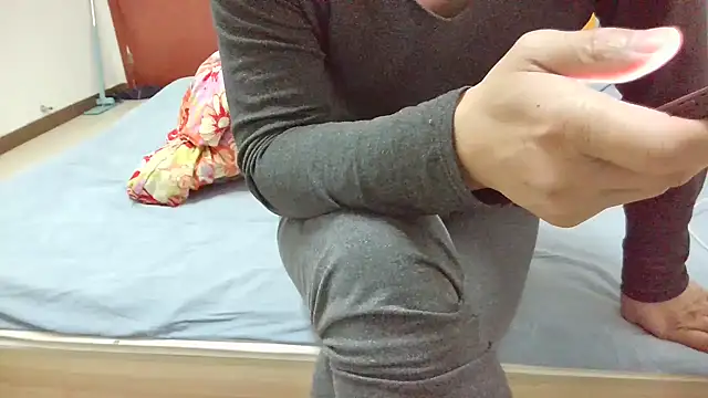 huzi518 online show from 12/16/25, 06:35