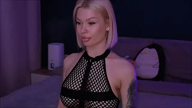Snapshot of Sasha_Mason chatting on 03/06/25, 04:30 Sasha Mason online show from 03/06/25, 04:30