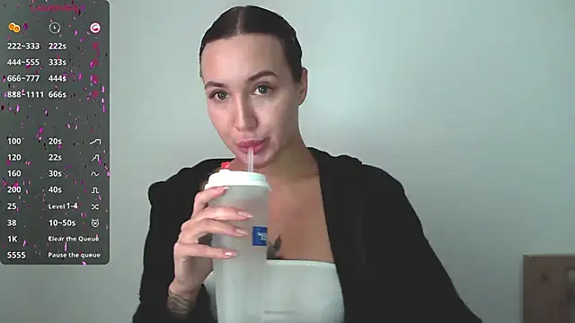 Stasia Queen online show from 12/05/24, 09:28