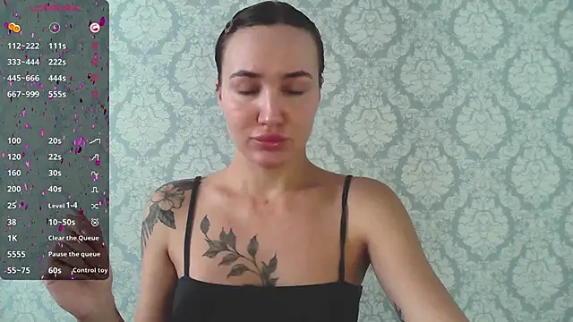 Stasia Queen online show from 02/07/25, 09:26