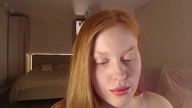 Snapshot of lulu_moonmoon chatting on 12/12/24, 04:43 lulu moonmoon online show from 12/12/24, 04:43